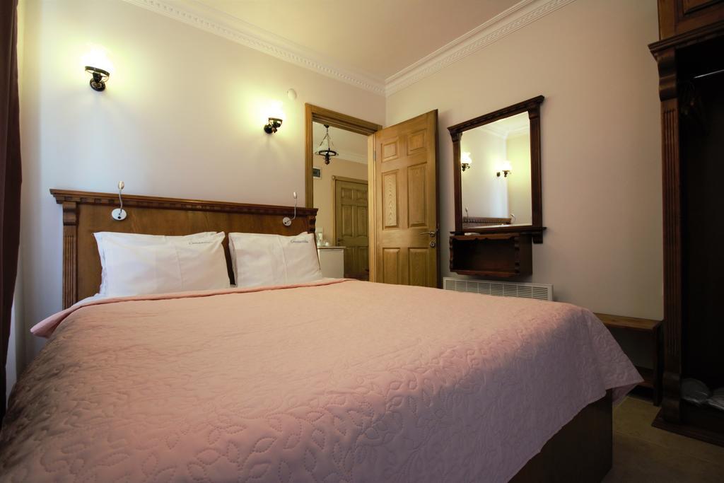 Cundavilla & Hotel 2*