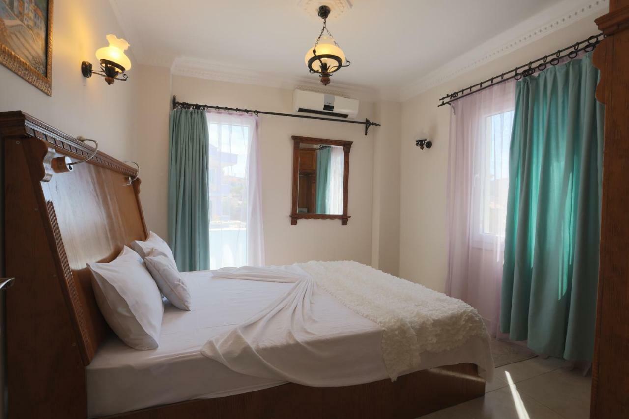 Cundavilla & Hotel 2*